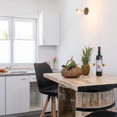 Maloa One Bedroom Apartment Smokvica  Eksteriør billede