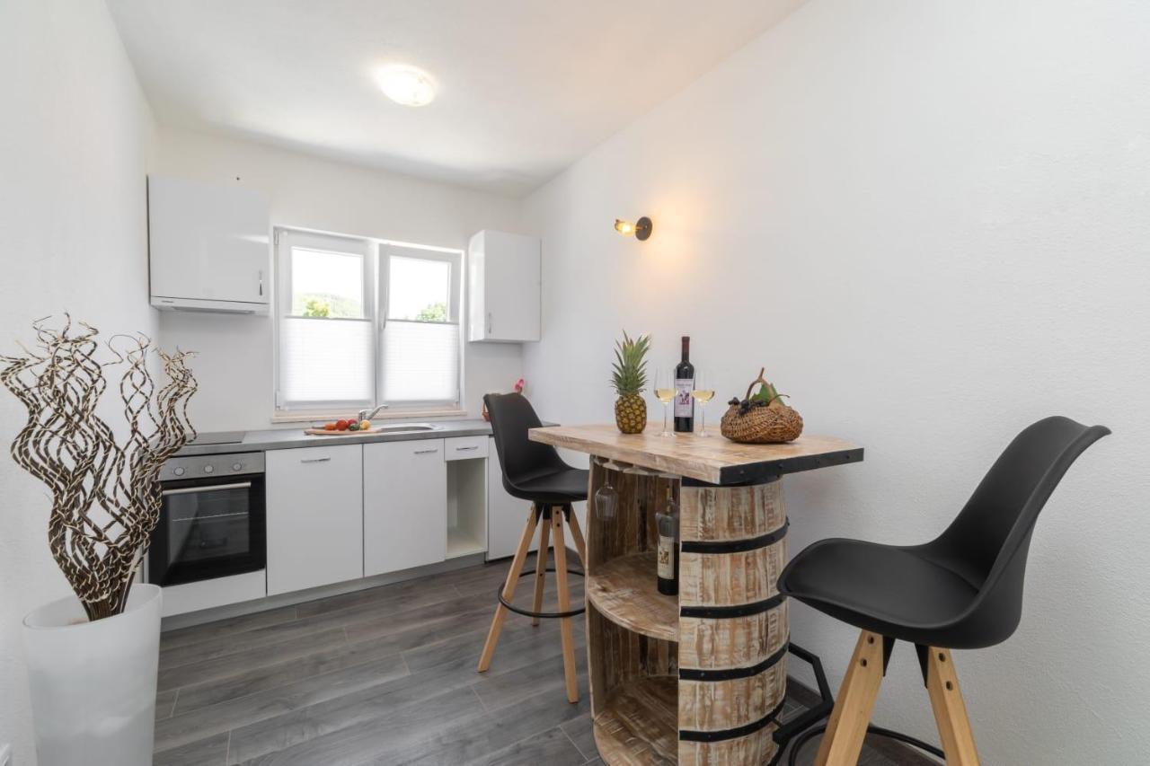 Maloa One Bedroom Apartment Smokvica  Eksteriør billede